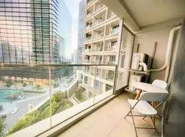 Elegant BGC Condo Across Mitsukoshi Mall #upt27p