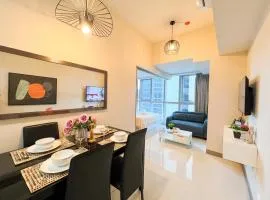 Luxury BGC Condo Across Mitsukoshi #upt112b