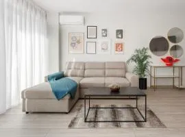 Vivian's Central Loft