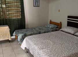 Hospedaje El Paso, hotell sihtkohas Tobatí