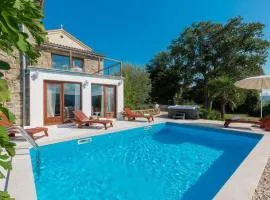 Villa Sussini in Central Istria for 8 people with jacuzzi & pet friendly