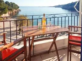 Alonissos Beachfront Rooms - Galazia Thea Gems