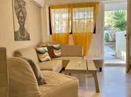 2' from Beach Cozy & Renovated Maisonette