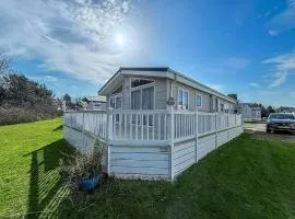 Luxury 6 Berth Lodge With Wifi At Broadland Sands In Suffolk Ref 20011Cv