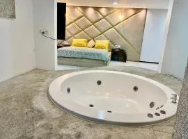 Cozycasa By Nattis group 4 BR - Jacuzzi & private garden