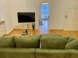 LaBed - Wohnen direkt an der Drosselgasse, stilvolle Ferienwohnung mit Rheinblick