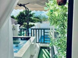 Couple - Private Jacuzzi Pool, hotel v destinaci Mabalacat