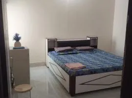 Family Flat 2BHK Near Kashi Vishwanath Mandir