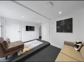 Canterbury City Combined Luxury apartments with Hot Tub