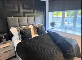 Canterbury City Combined Luxury apartments with Hot Tub