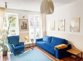 Old Town Crane Apartment