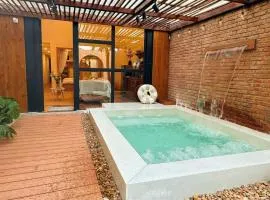 Cherish Villa near beach with jacuzzi pool and BBQ garden