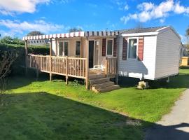 Mobil home 3 chambres, empl K079, les charmettes, hotel in Les Mathes