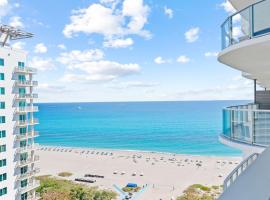 High Rise Ocean View Condo 2BR 2.5BA, hotel in Riviera Beach