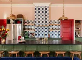 Holiday Magic At The Schoolhouse Cozy 5br House