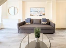 Pavilion - Beachfront Property，位于滨海戈尔斯顿的酒店