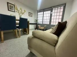 loft cerca a laureles, WIFI, cerca metro y GUARDA EQUIPAJE GRATIS!!