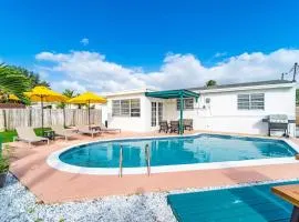 Cozy Hollywood Private Pool Retreat - Ping pong