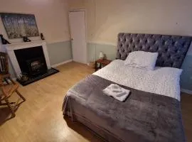 Burnett House - 4 Bed Flat