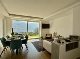Elda apartment with garden and lake view