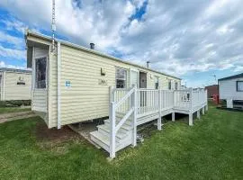 Lovely Caravan At Broadland Sands Holiday Park Nearby Lowestoft Ref 20011Bs