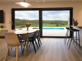 Holiday Home Oasis for You with Heated Pool