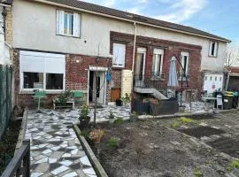 4 chambres privées dans un pavillon chaleureux