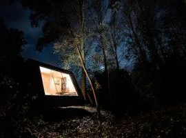 Les frenelles, Cabane à l'orée de la forêt