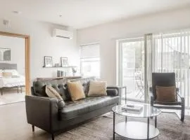 East Side 1BR Apt - Near Brady St and Fiserv with Balcony