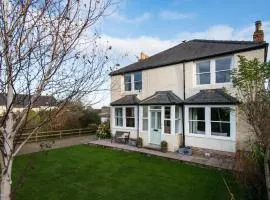 Leaholme Cottage - fabulous coastal cottage for 8