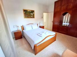 Grandma's House, hotel in Liopetri