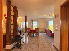 Pretty little apartment with a great view, hotel v destinaci Mechernich