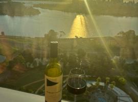 Crown Resorts, hotel v destinaci Bellevue