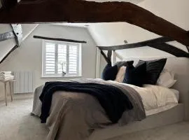Cromwell Cottage - Dog Friendly