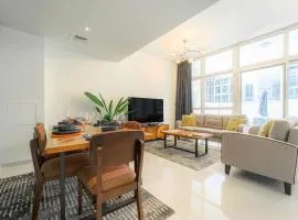Cozy 2BR Villa in Damac Hills 2 by deleguest
