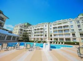 Romance Studio-steps from theSea