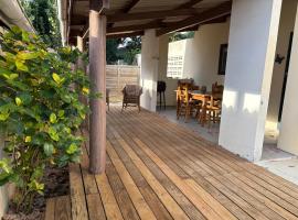 Tropical Escape - Peaceful 2BR with Nature Vibes, hotel v destinaci Willemstad