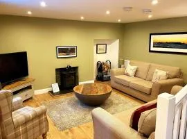 Cosy Carnegie Cottage close to Dornoch Golf Course
