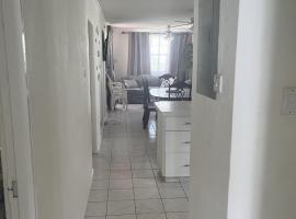 Jo'Marion's Place, hotel in Saint James