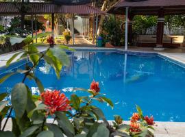 Villa San Carlos, hotel v destinaci Retalhuleu