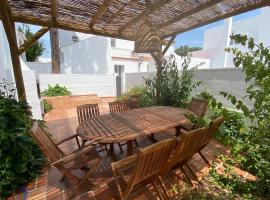 Duplex Las Torres La Barrosa - 750m from the Beach, hotel in Novo Sancti Petri