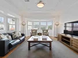 The Bay Retreat - Neutral Bay