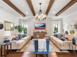 Elegant 4BR Home Guest House Private Yard