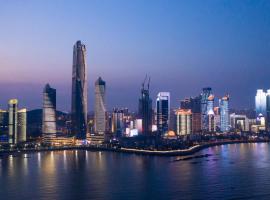 Qingdao Haitian Hotel, hotel com piscina em Qingdao