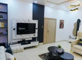 COZY 4BR Duplex shortlet Apartment 4mins to GRA