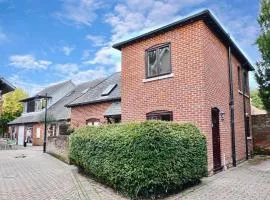 Star Cottage - in the heart of the Town centre Ringwood, New Forest