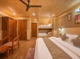 The Tranquility Retreat Kufri I Vacations I conference I MICE I Couple Friendly I Balcony & Mountains View I By Exotic Stays