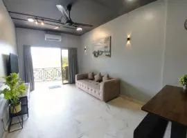 4-10 pax Door step to swimming pool & beach walk