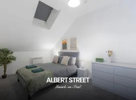 Vibrant 1-bed Home in Newark on-Trent by Renzo, Perfect for Contractors, Free Parking!