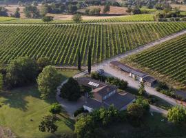 Agriturismo Fattoria Santa Vittoria, hotel v destinaci Pozzo